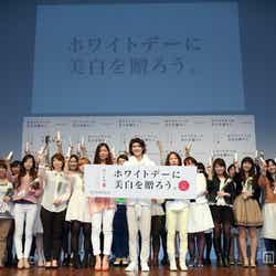 (中央)三浦春馬