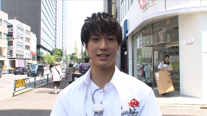 THE RAMPAGEチャンネル「藤原樹がEvery Little Thing伊藤一朗と渋谷をぶらり『いっくん散歩』」より(画像提供:LDH)