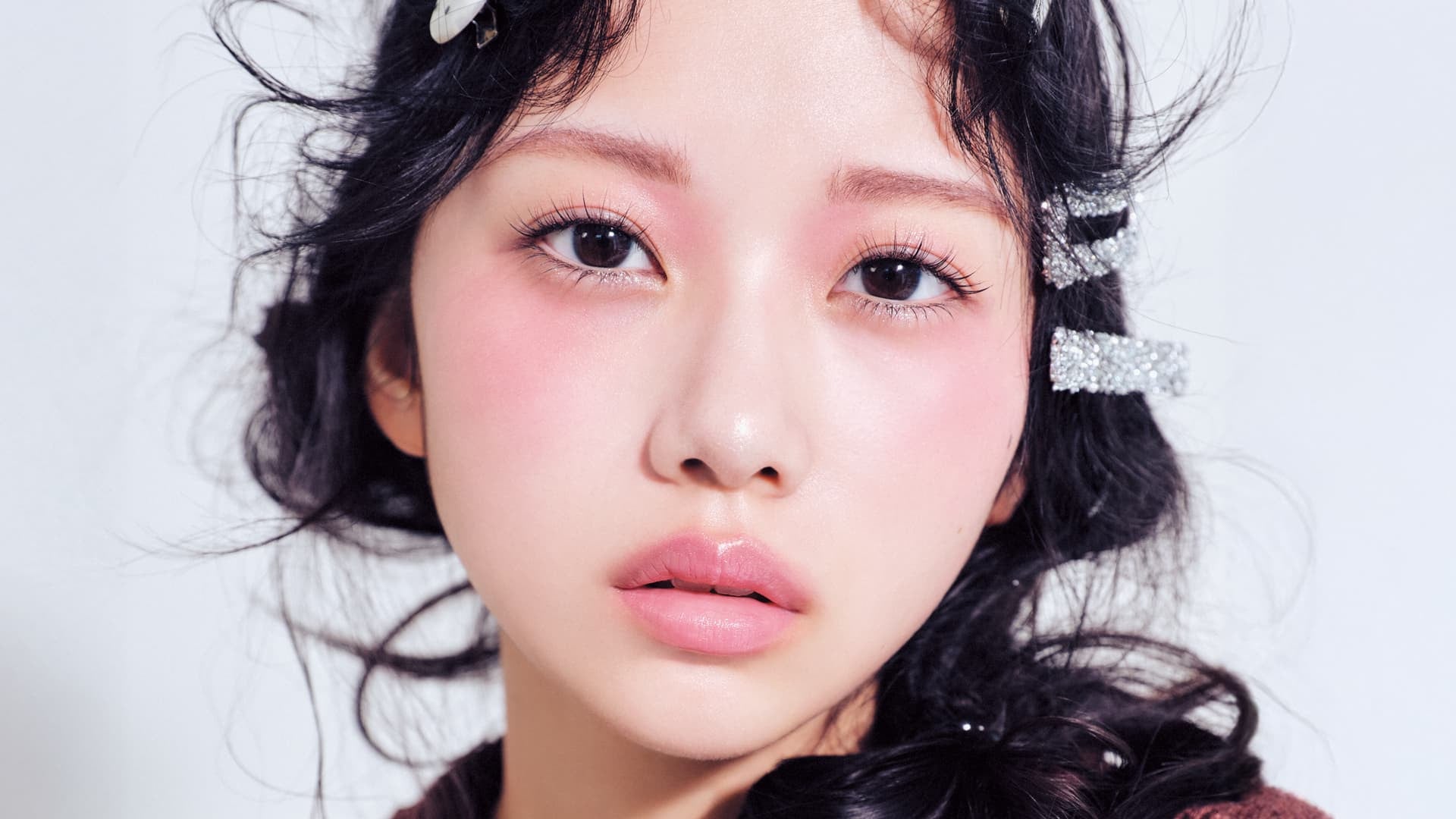 いつものコスメで印象チェンジ♡ 可愛く盛れる【指塗りワントーンメイク】のHow to