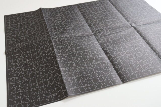 ダイソーの黒いパズルはガイド紙付き