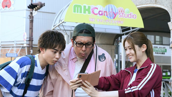 豊田裕大、ジャンボたかお、松村沙友理(C)平尾アウリ・徳間書店/「劇場版 推しが武道館いってくれたら死ぬ」製作委員会