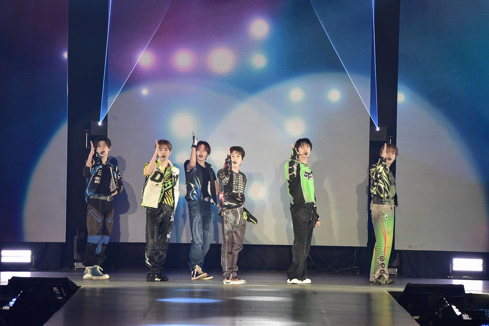 NCT WISH、笑顔溢れる爽やかパフォーマンスで会場熱狂「ガルアワ」出演に喜び「めちゃくちゃ楽しみにしてました！」