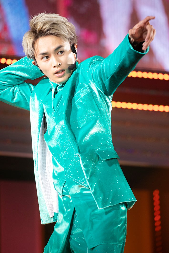 タクヤ（カメラマン：米山三郎、笹森健一）