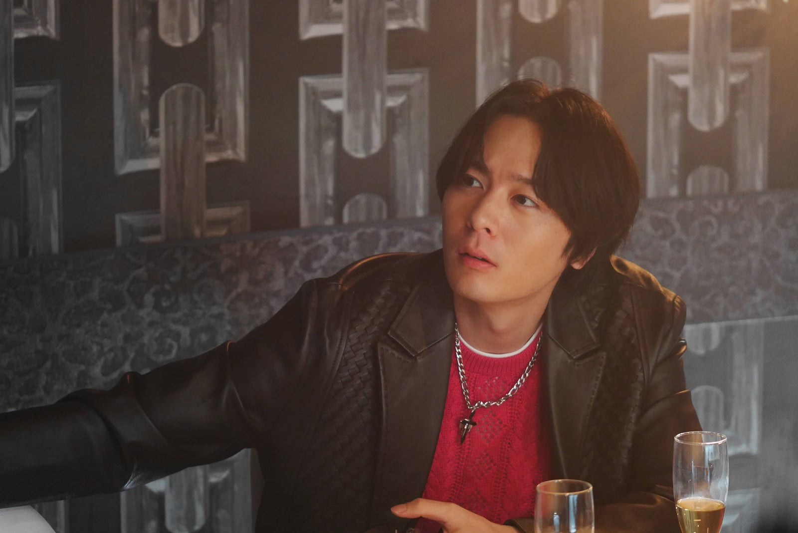 犬飼貴丈「ハイエナ」第2話より（C）ドラマ「ハイエナ」製作委員会