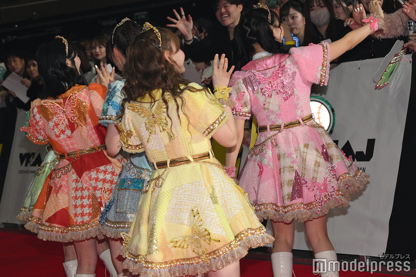 FRUITS ZIPPER（C）モデルプレス