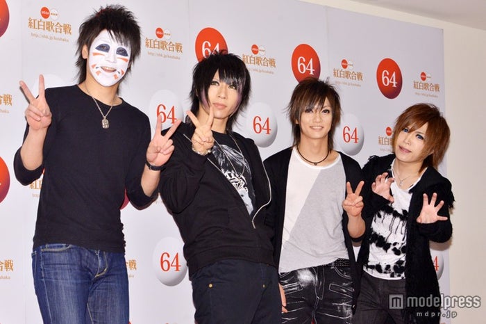 「第64回NHK紅白歌合戦」に出場したゴールデンボンバー(左から樽美酒研二、歌広場淳、喜矢武豊、鬼龍院翔)/1日目リハーサルの会見より