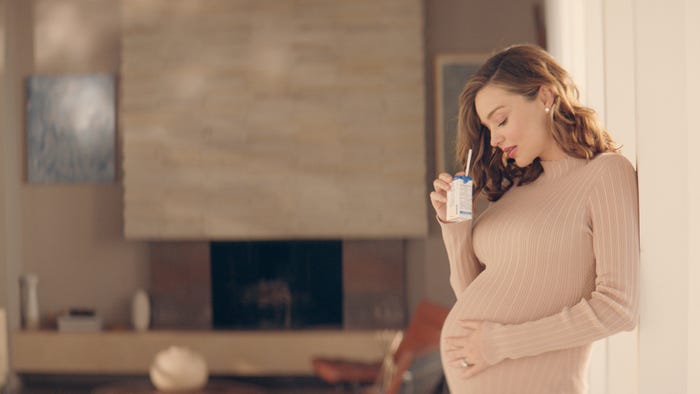 ミランダ・カー/新CMより(提供画像)