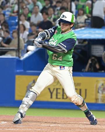 ヤクルトが劇的サヨナラ勝ちで3連勝！3位DeNAに並ぶ 岩田内野安打で二塁走者モンテル激走生還