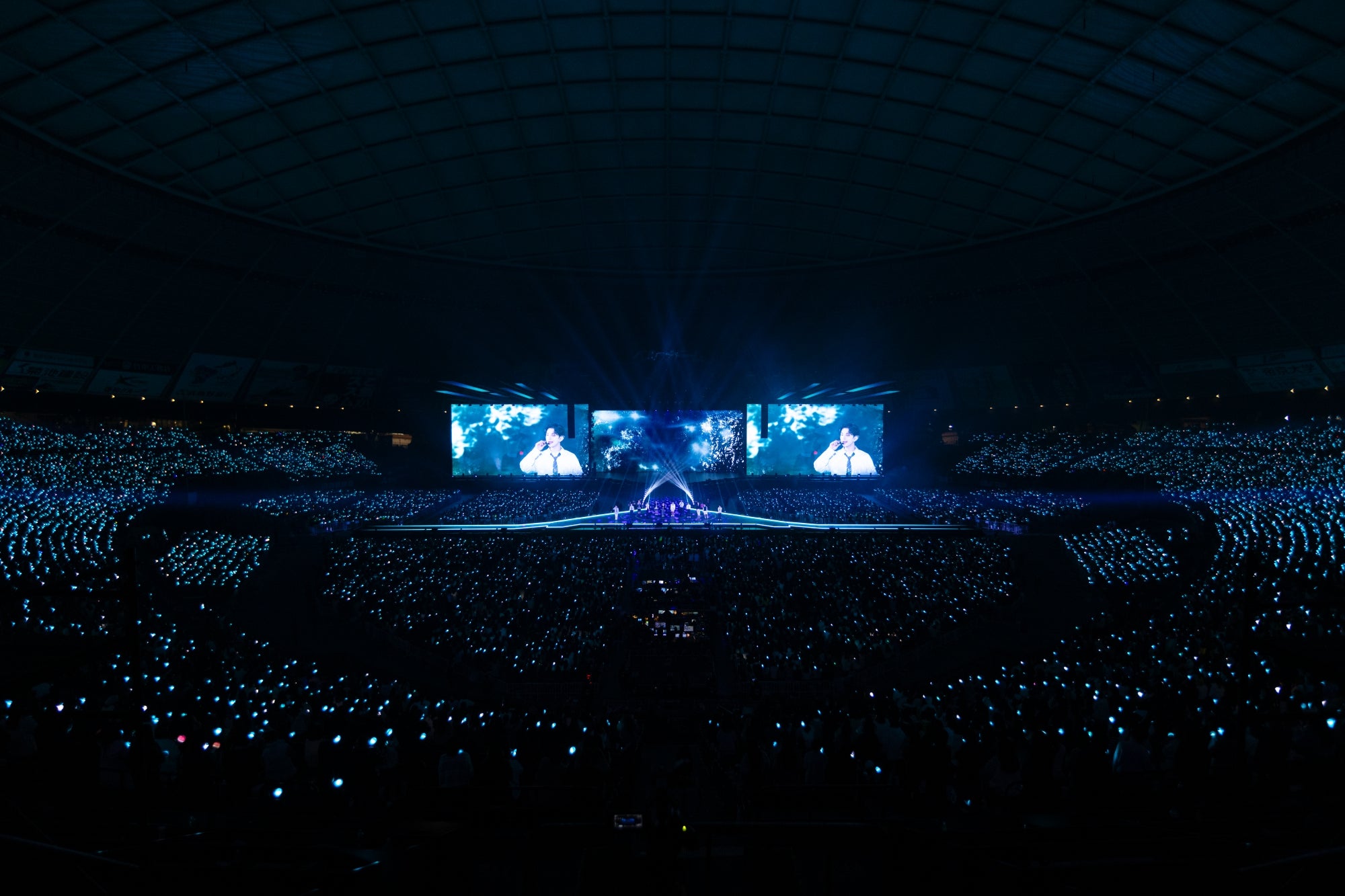 「SEVENTEEN TOUR 'FOLLOW' TO JAPAN」ベルーナドーム公演（P）＆（C）PLEDIS Entertainment