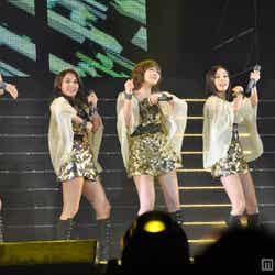 「Kiss」でパフォーマンスしたKARA