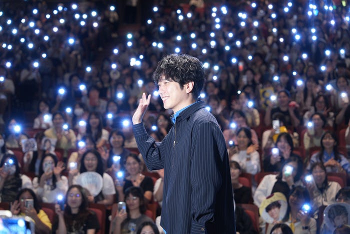 二宮和也(C)2025 映画「8番出口」製作委員会