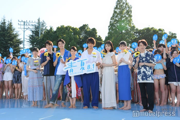 (左から)秋田汐梨、水石亜飛夢、岐洲匠、葵わかな、佐野勇斗、古畑星夏、久間田琳加、志村玲於 (C)モデルプレス