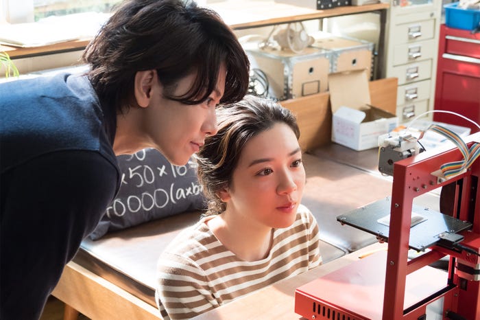 佐藤健、永野芽郁/「半分、青い。」より(C)NHK