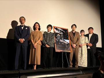 滝藤賢一 ダンディすぎる！50年前の生地を使った特注スーツで登壇 本人も嬉しそう「かっこいいでしょ」