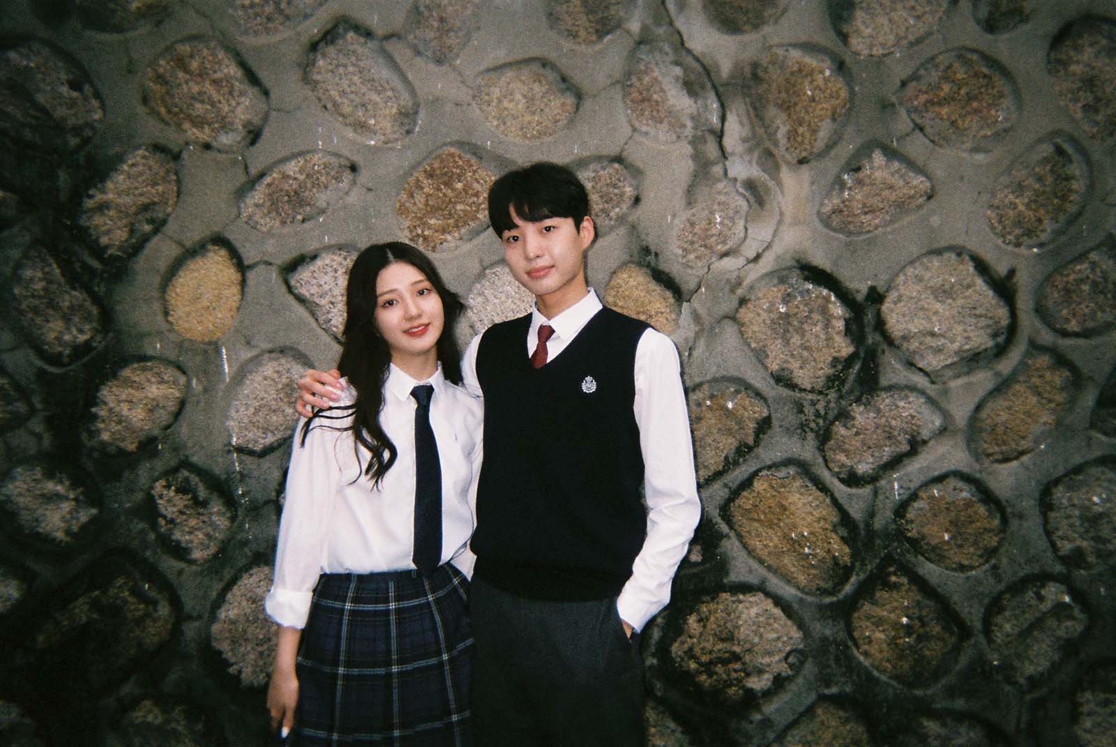 モモカ、スンウォン（C）AbemaTV,Inc.