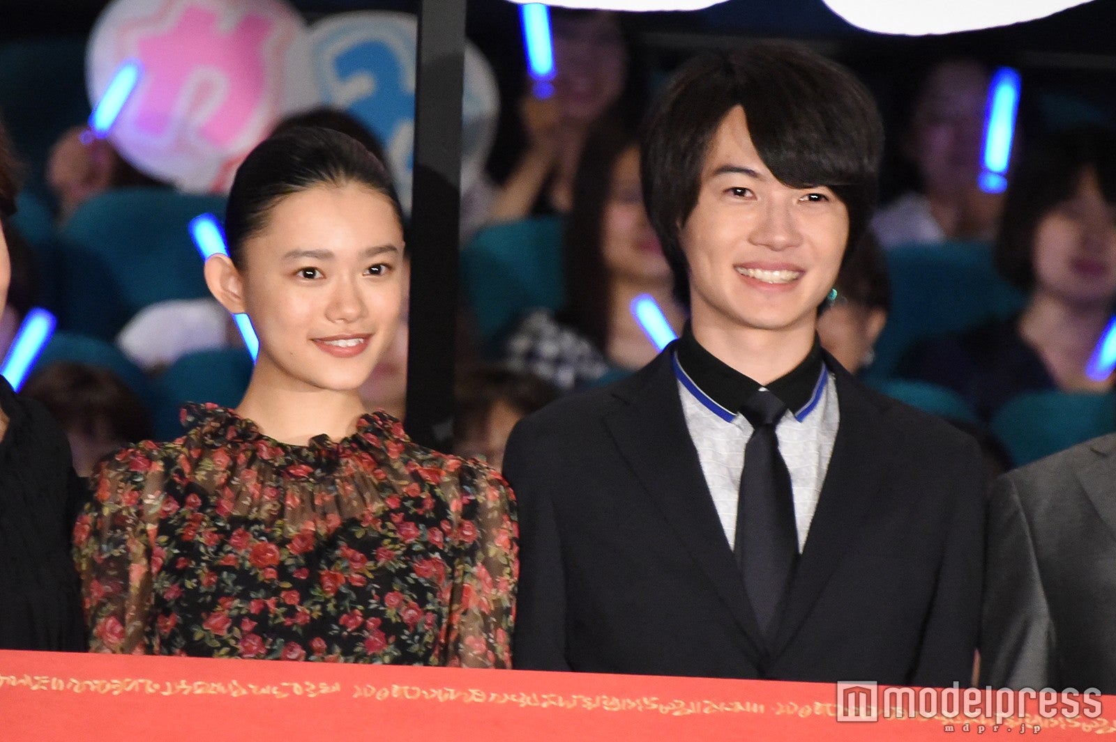 杉咲花、神木隆之介（C）モデルプレス