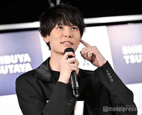 萩原利久、FANTASTICS八木勇征と自身の写真集見比べ「ちょっと違うぞ」<1st写真集「R」>
