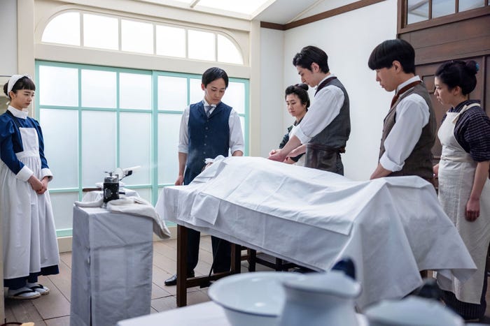 見上愛、平埜生成、猫背椿、古川雄大、坂口涼太郎ら「風、薫る」第41話(C)NHK