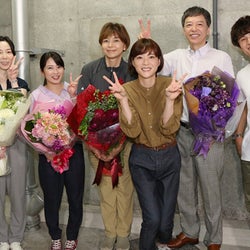 山口智子、志田未来ら法医学教室の面々がクランクアップ!『監察医 朝顔』