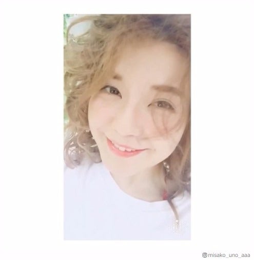 AAA宇野実彩子の“カーリーヘア”が可愛い「クルクルヘアも似合う」「珍しい」の声