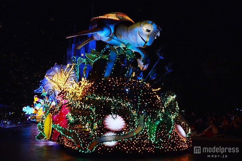 「ファインディング・ニモ」クラッシュ