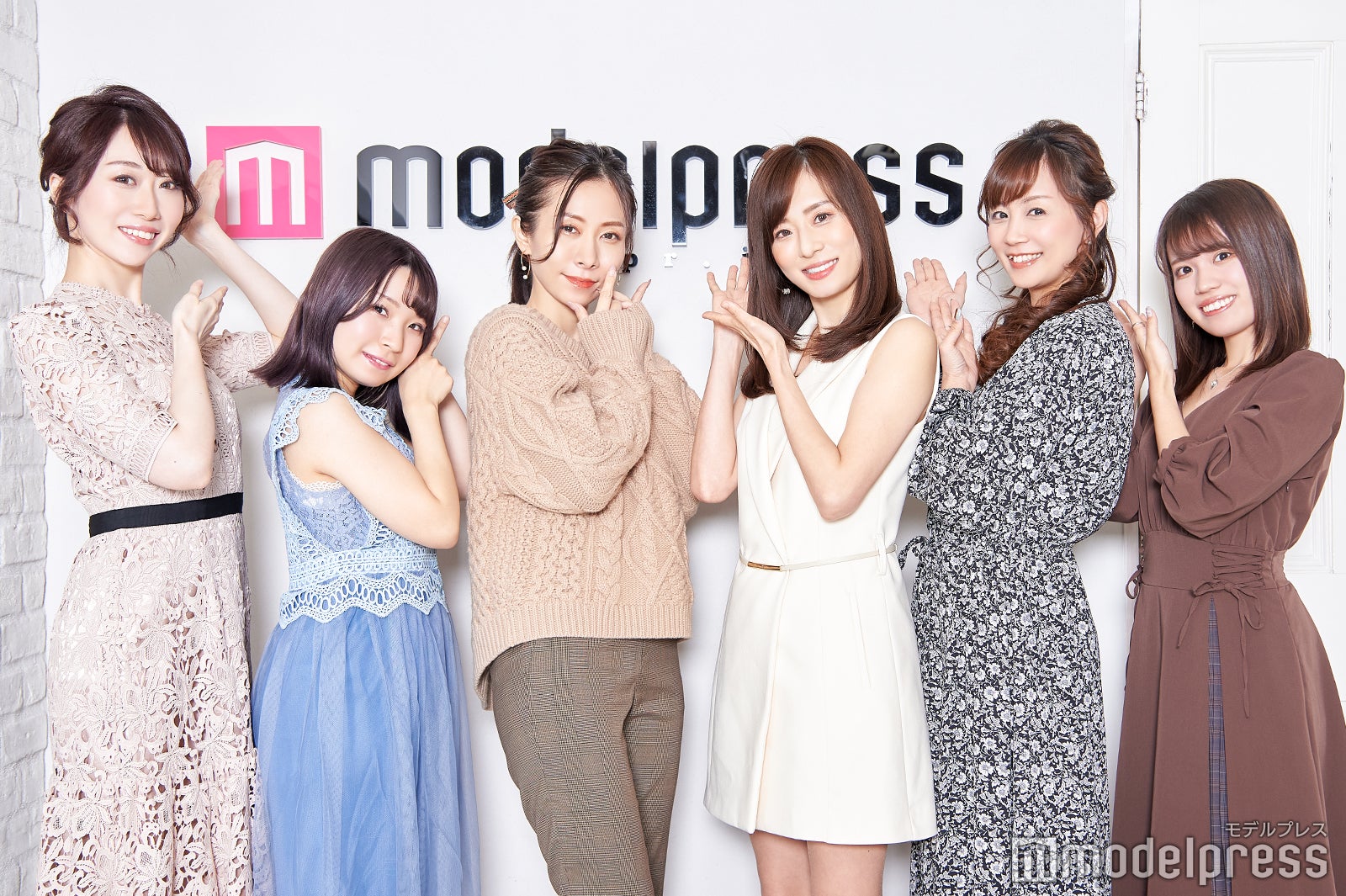 （左から）あかりさん、あこあこさん、Sayoさん、永井香織さん、葉月えりかさん、ふたばっちさん （C）モデルプレス