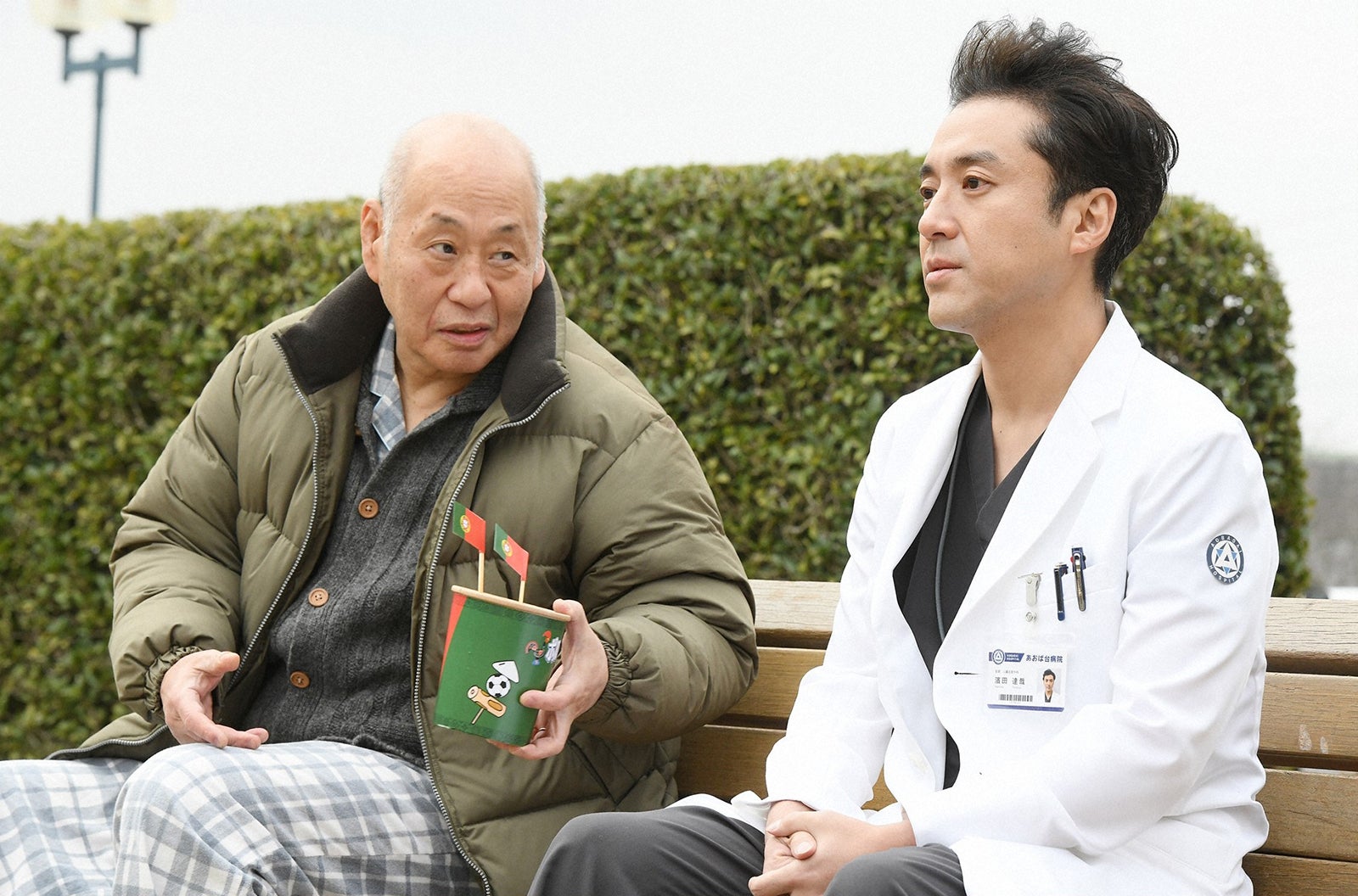 泉谷しげる、ムロツヨシ／「病室で念仏を唱えないでください」第9話より（C）TBS