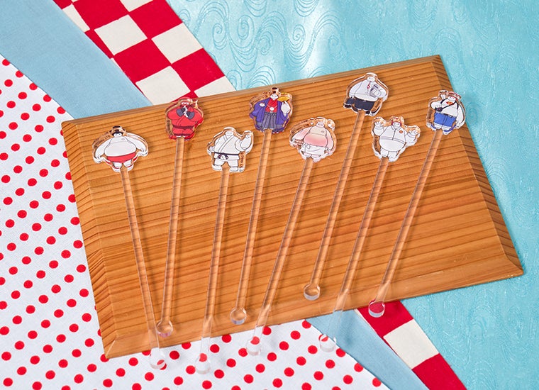 アクリルマドラー（ランダム8種）税込990円（C）Disney