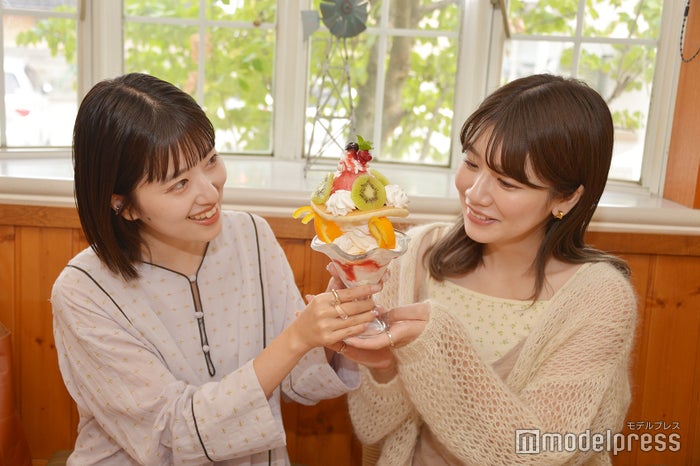 顔くらいの大き目サイズなので食後に仲良くシェアして楽しんで(C)モデルプレス