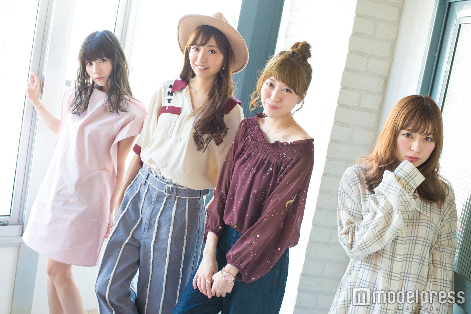 SILENT SIREN（左から）あいにゃん、ひなんちゅ、すぅ、ゆかるん（C）モデルプレス