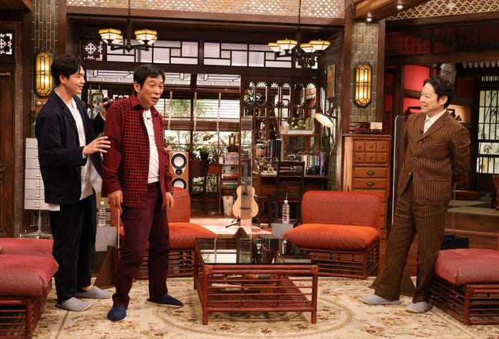 (左から)松下洸平、明石家さんま、阿部サダヲ(C)カンテレ