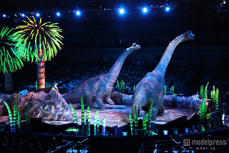 「WALKING WITH DINOSAURS LIVE ARENA TOUR IN JAPAN」初日公演の模様