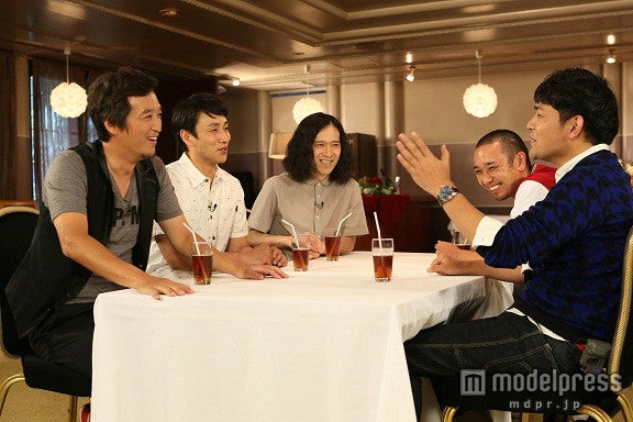 左から時計回り：大鶴義丹、児嶋一哉（アンジャッシュ）、又吉直樹（ピース）、大悟＆ノブ（千鳥）／画像提供：関西テレビ