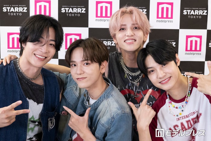 「日プ」出身メンバーら所属・BUGVEL、圧巻の美声響かすステージ・レア楽曲も披露「今回は特別に」ライラは初ランウェイ【STARRZ TOKYO】