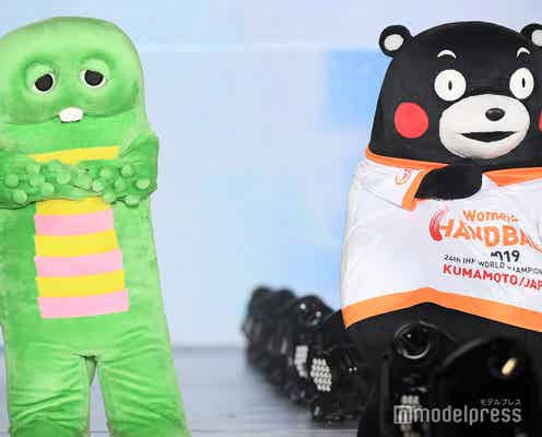くまモン&ガチャピン改め“くまチャピン”、ランウェイ共演で熊本県をアピール<関コレ2019S/S>