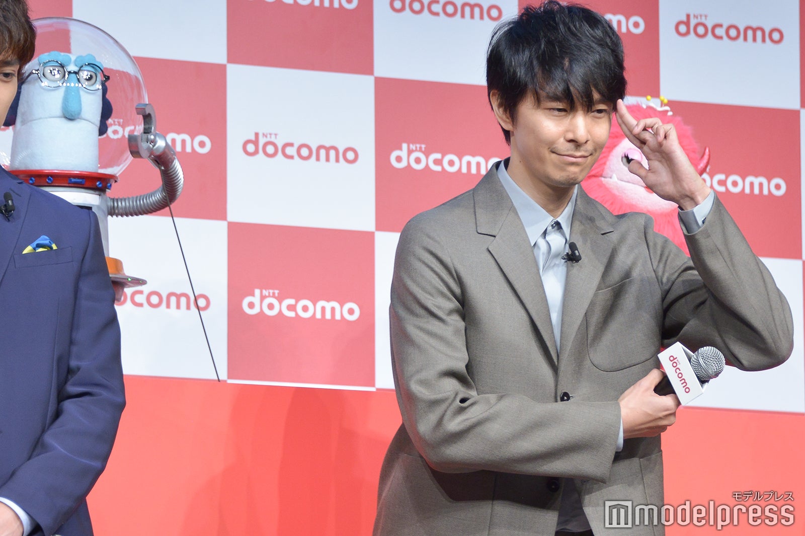 コスモフポーズの長谷川博己 （C）モデルプレス