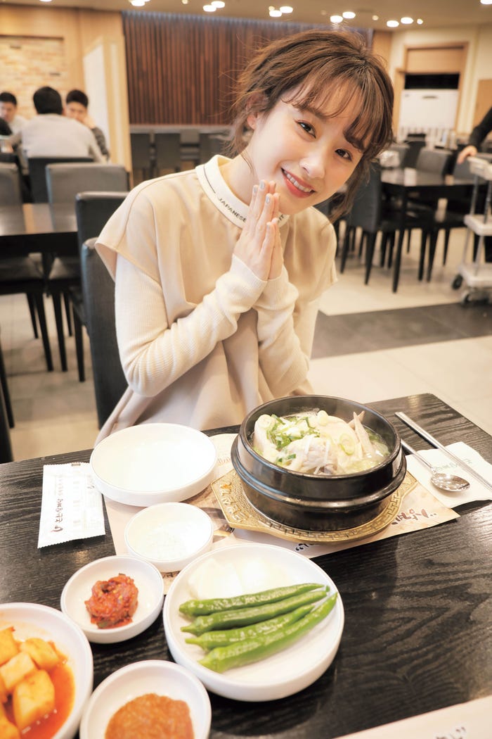 「高橋愛の韓国本。」高橋愛著より(写真提供:講談社)