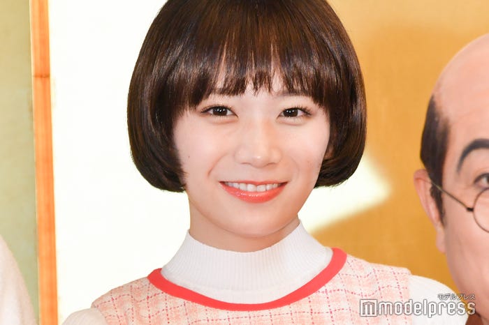 ワカメちゃん姿の秋元真夏(C)モデルプレス