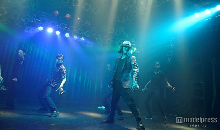 塚本高史(C)2015「ガールズ・ステップ」製作委員会