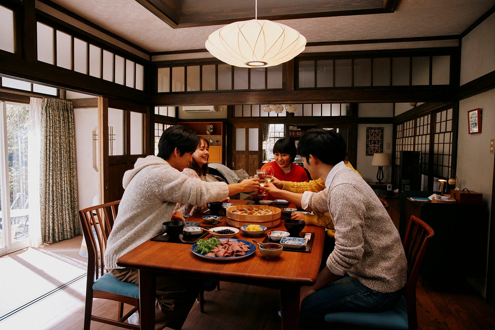 松たか子ら「スロウトレイン」（C）TBS