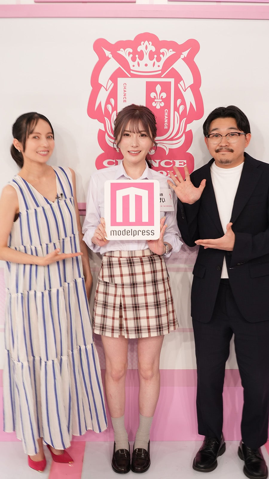 （左から）ベッキー、けい、伊藤俊介（提供写真）