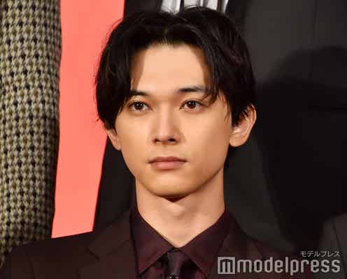 吉沢亮、長髪なびかせ優雅な剣術を披露 長澤まさみも「見とれてしまいました」<キングダム>