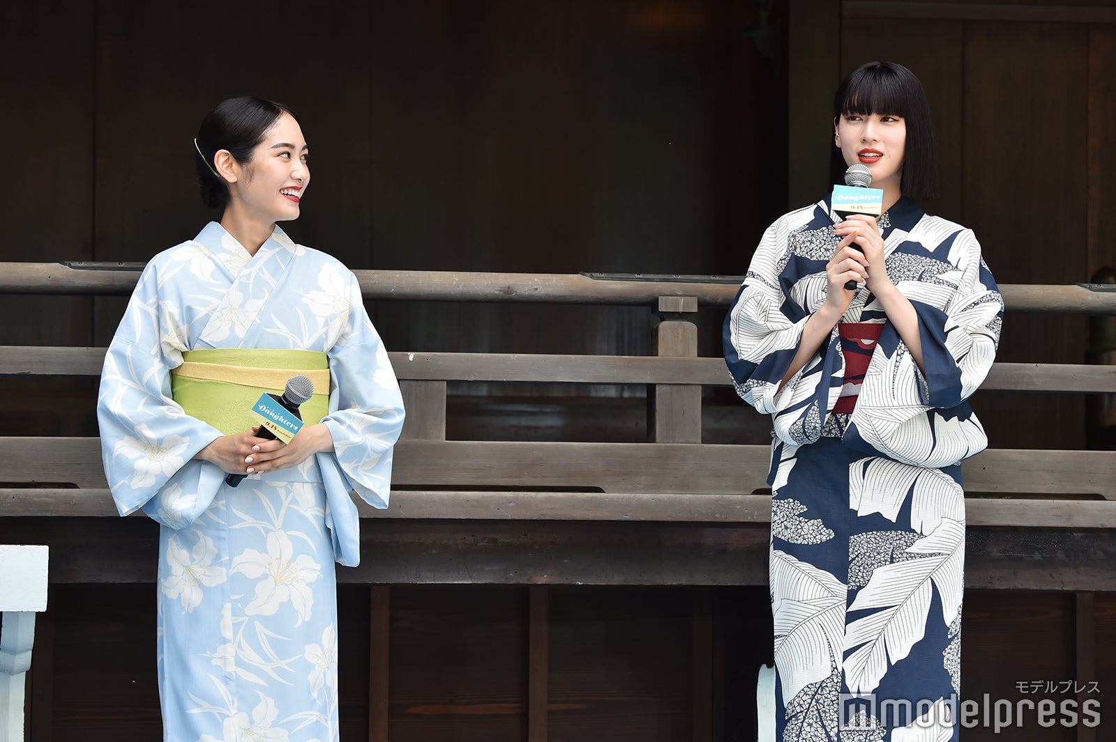 阿部純子、三吉彩花（C）モデルプレス