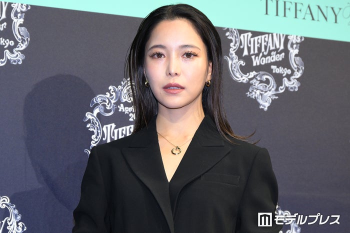 高梨沙羅選手、美ボディ際立つ私服姿公開「圧巻のスタイル」「おしゃれすぎる」と反響