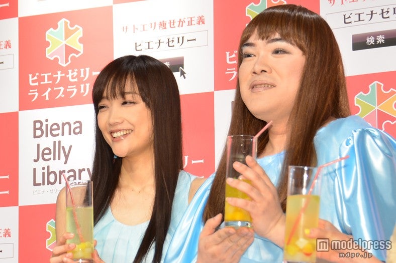 （左から）佐藤江梨子、前田健