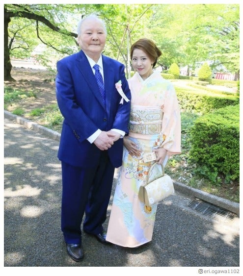 2日で1億稼ぐキャバ嬢エンリケ（小川えり）「桜を見る会」参加ならずもひふみん（加藤一二三）と2ショット