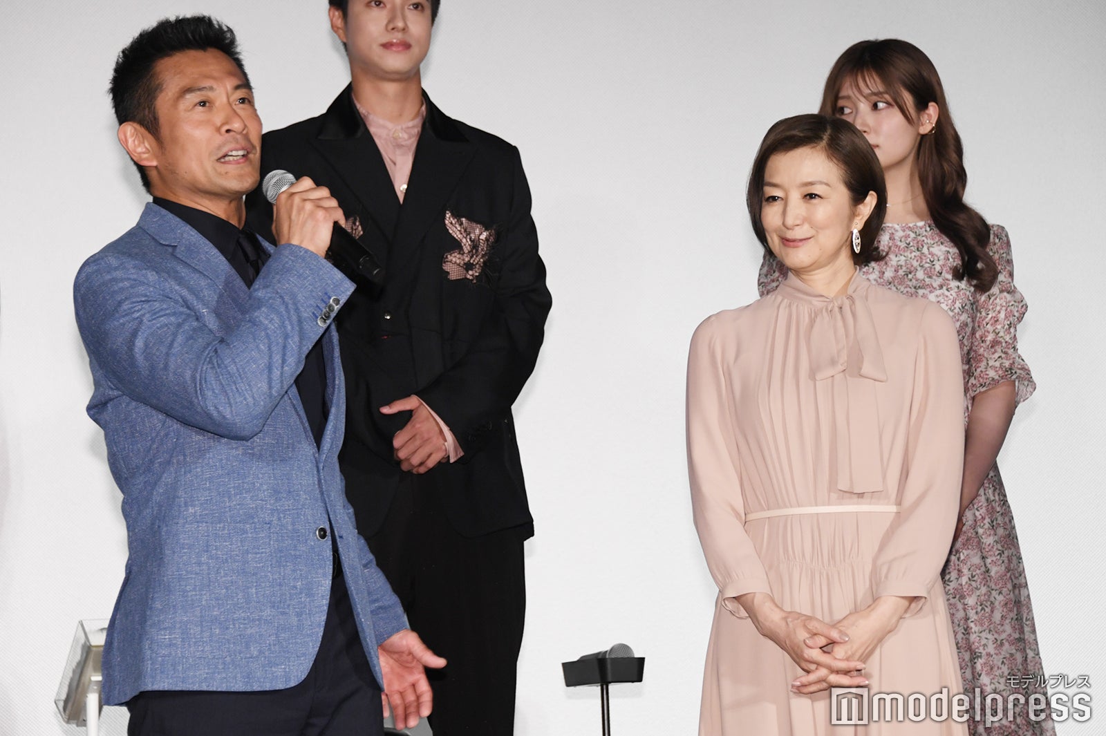 内野聖陽、鈴木京香（C）モデルプレス