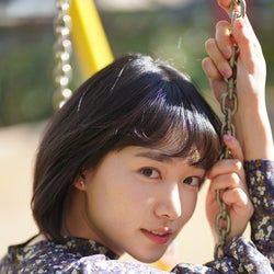 岡田健史との“大人キス”が話題の小川紗良「青春を疑似体験した」撮影舞台裏を語る<「フォローされたら終わり」インタビュー>