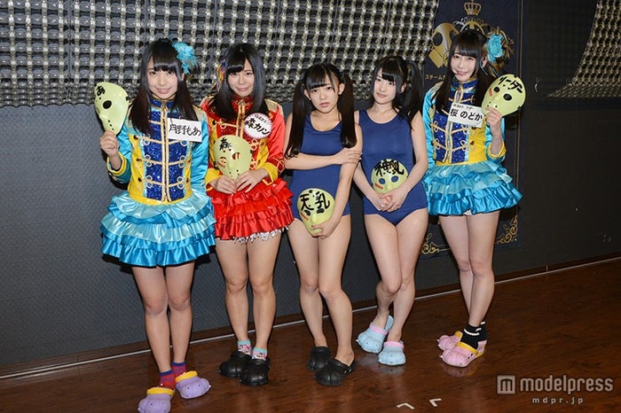 地下アイドル 仮面女子 深夜番組で 色気を出していく Iカップ水着姿も披露 モデルプレス