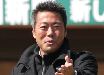 上原浩治氏も驚き 番組共演の安青錦＆親方と3ショット「身体の厚みが違う」「付き人の力士もデカかったw」